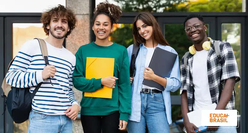 Capa de Transformação Educacional e Mercado de Trabalho no Brasil: Avanços na Escolarização e Desafios para o Desenvolvimento Produtivo